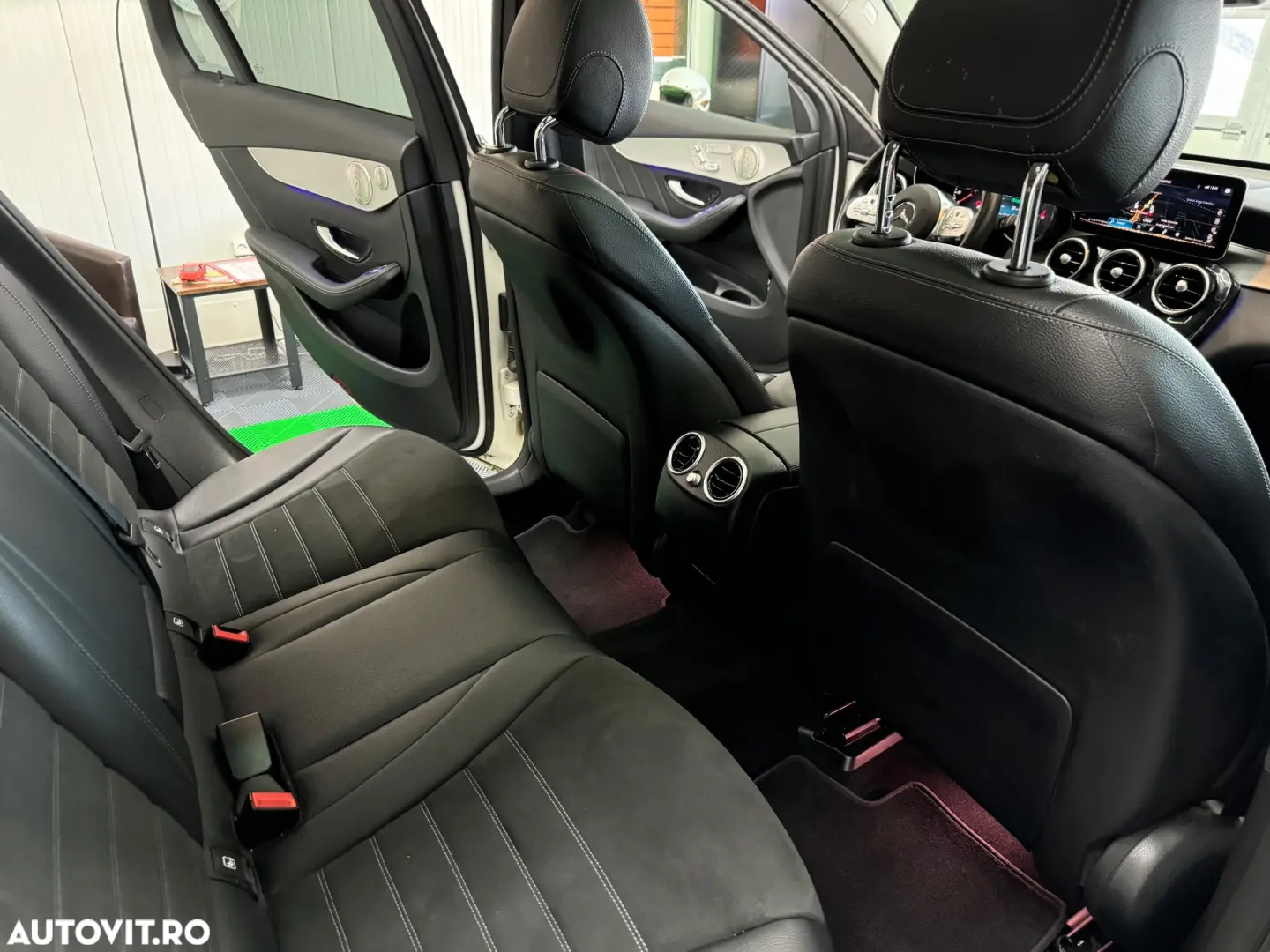 Mercedes-Benz GLC ver-300-e-4matic