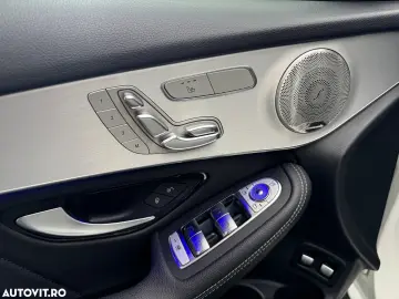 Mercedes-Benz GLC ver-300-e-4matic