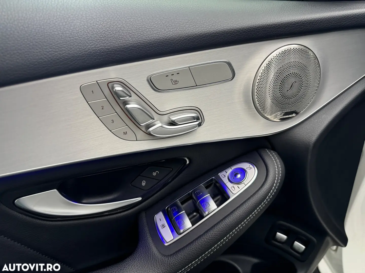 Mercedes-Benz GLC ver-300-e-4matic