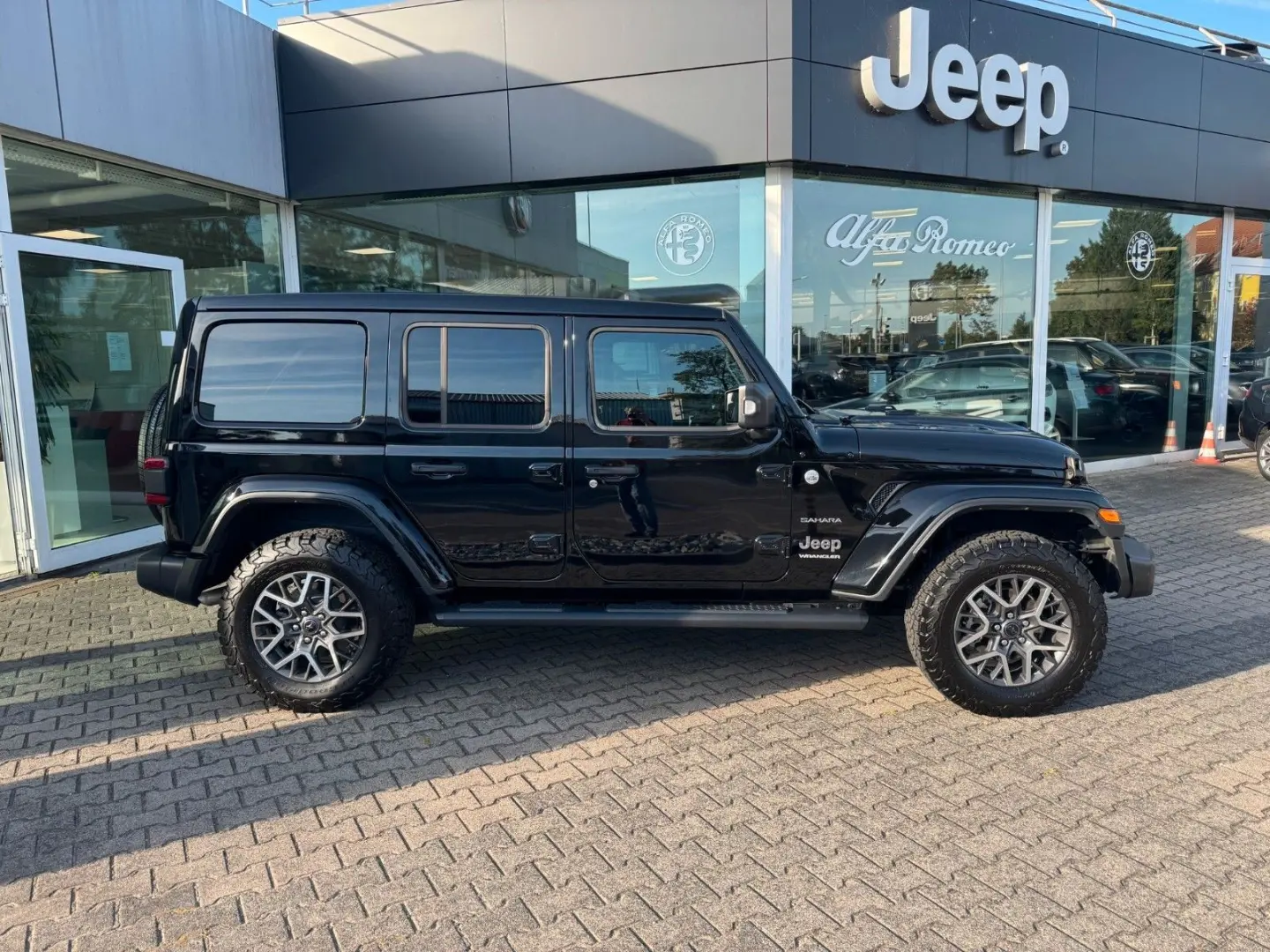 Wrangler Sahara 2.0 T-GDI Sky-One-Touch