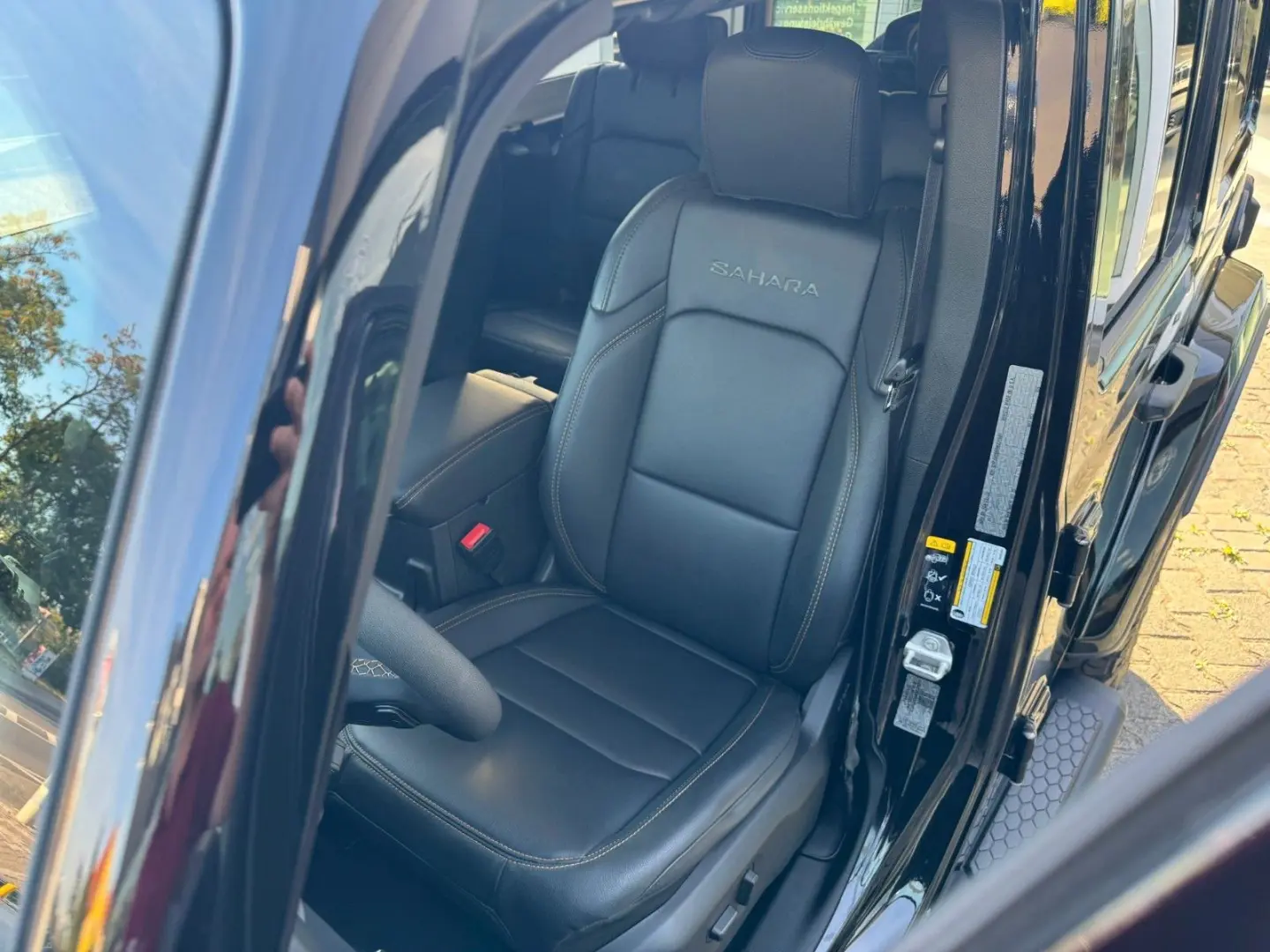 Wrangler Sahara 2.0 T-GDI Sky-One-Touch