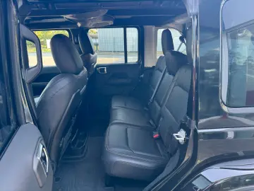 Wrangler Sahara 2.0 T-GDI Sky-One-Touch