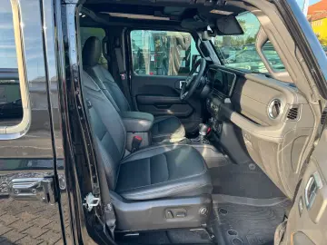 Wrangler Sahara 2.0 T-GDI Sky-One-Touch