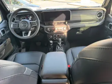 Wrangler Sahara 2.0 T-GDI Sky-One-Touch