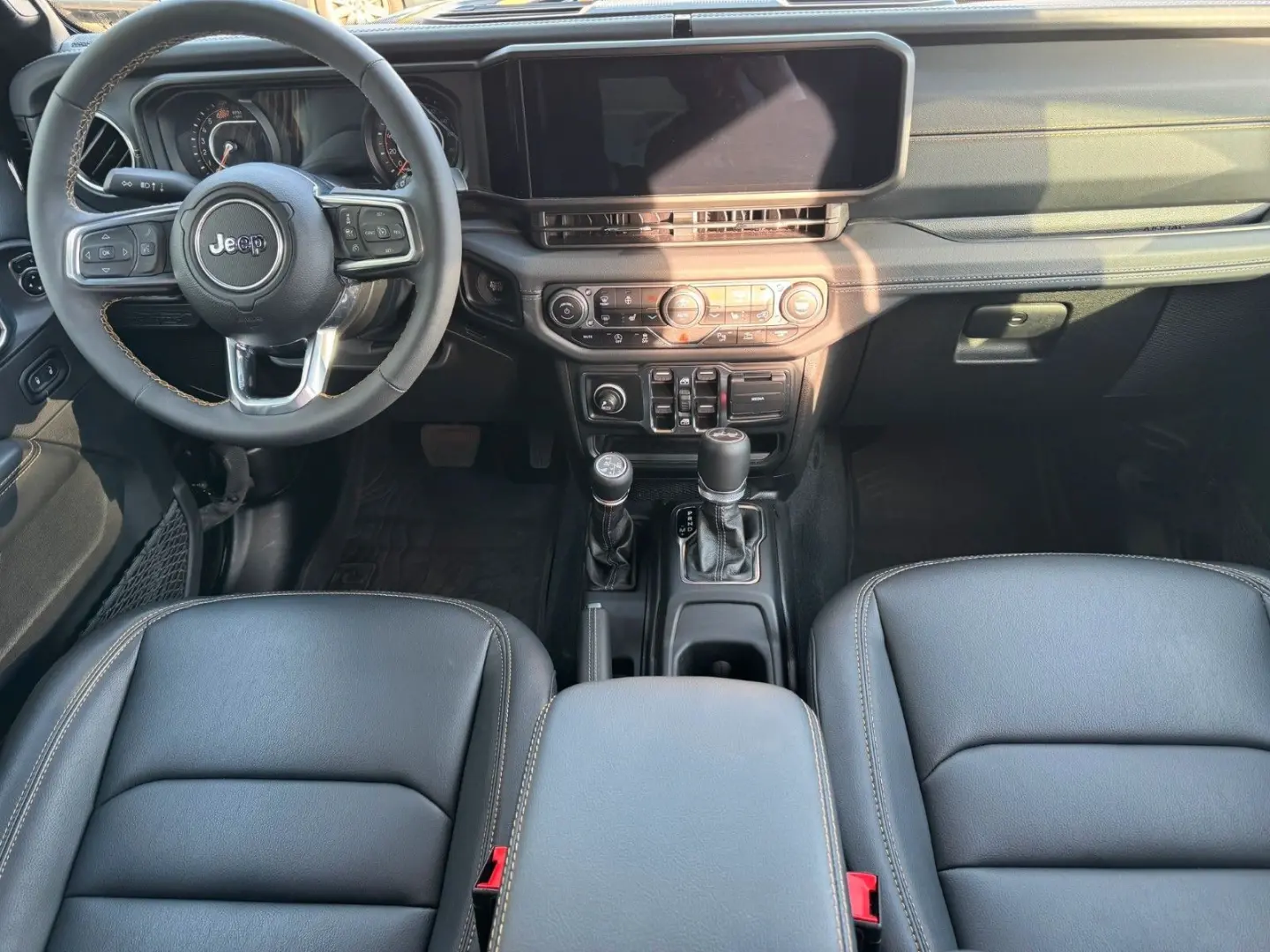 Wrangler Sahara 2.0 T-GDI Sky-One-Touch