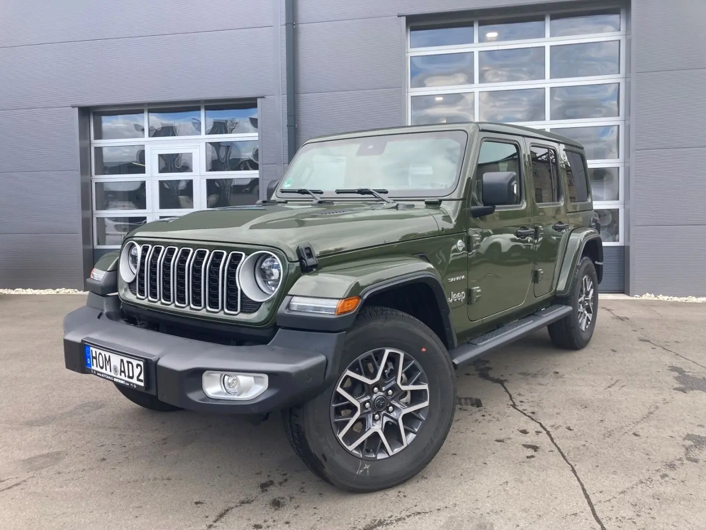 Wrangler Unlimited Sahara 2.0 T-GDI   SKY ONE  N