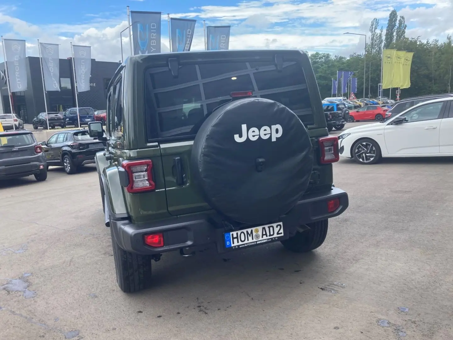 Wrangler Unlimited Sahara 2.0 T-GDI   SKY ONE  N