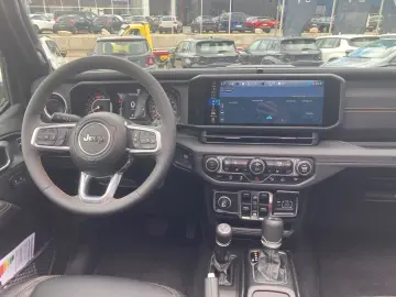 Wrangler Unlimited Sahara 2.0 T-GDI   SKY ONE  N