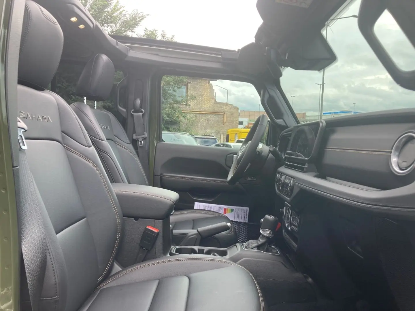 Wrangler Unlimited Sahara 2.0 T-GDI   SKY ONE  N