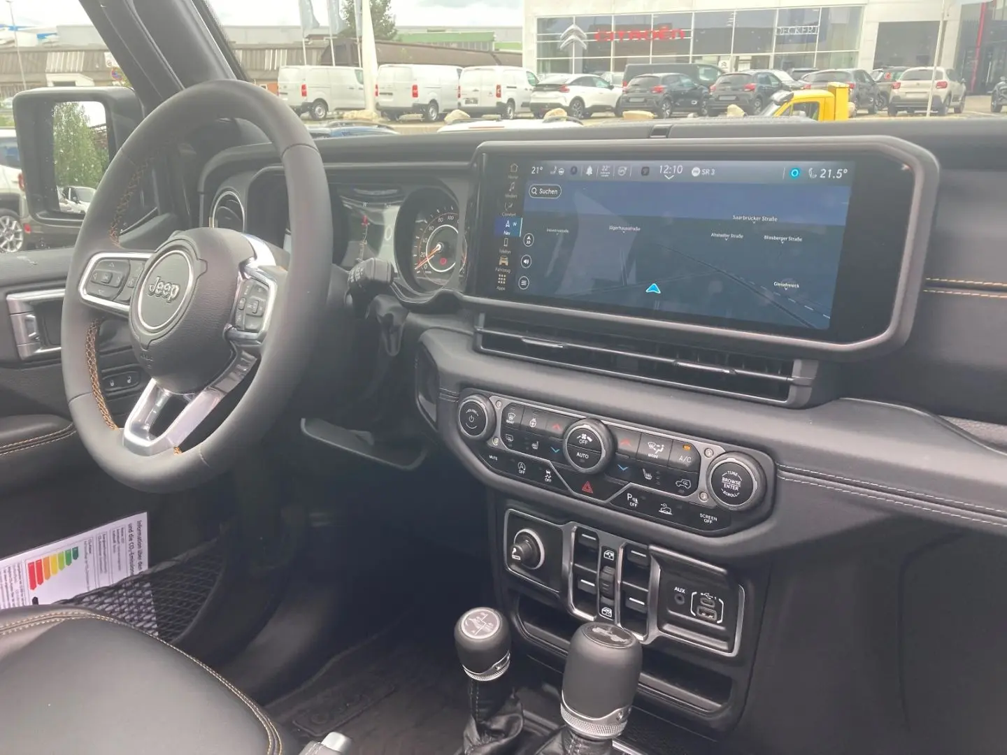 Wrangler Unlimited Sahara 2.0 T-GDI   SKY ONE  N