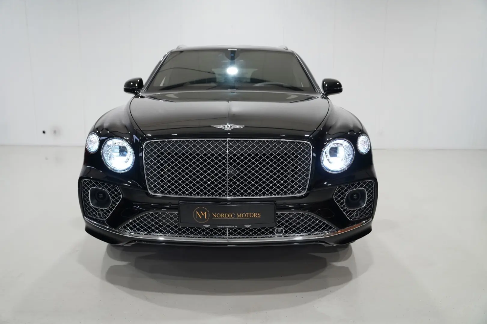 Bentley Bentayga   Azure V8