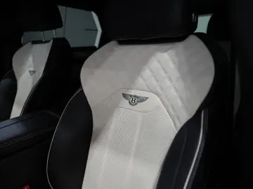 Bentley Bentayga   Azure V8