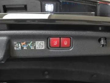 Mercedes-Benz C 63 S E PERFORMANCE Pano HUD 360