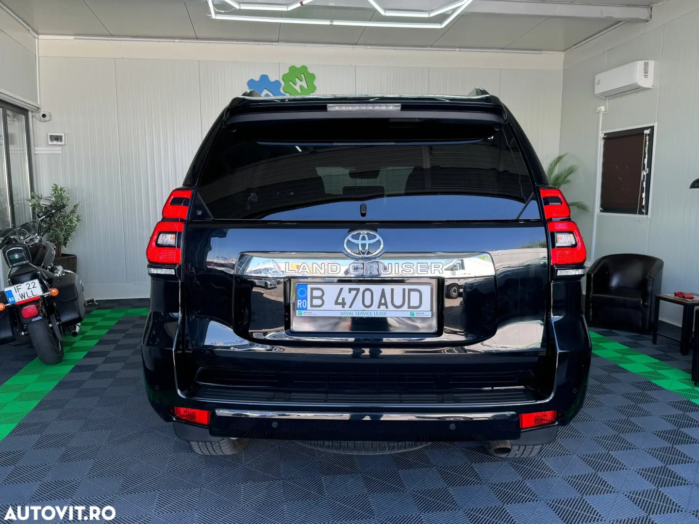 Toyota Land Cruiser 2.8l D-4D 204 CP A T 7 locuri Executive