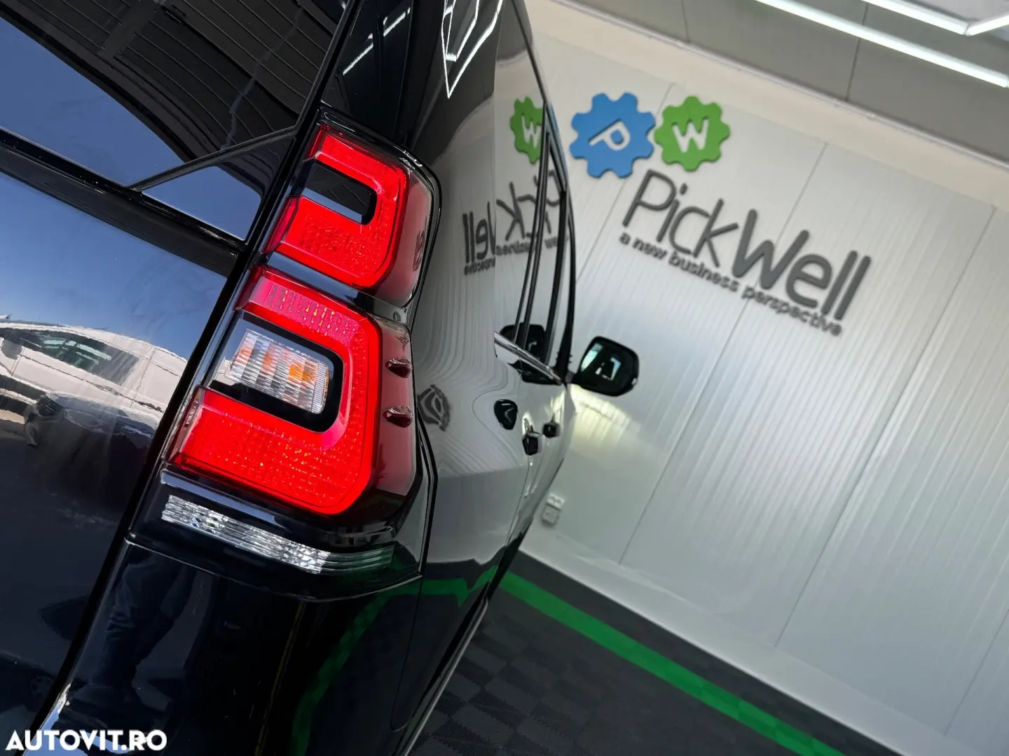 Toyota Land Cruiser 2.8l D-4D 204 CP A T 7 locuri Executive