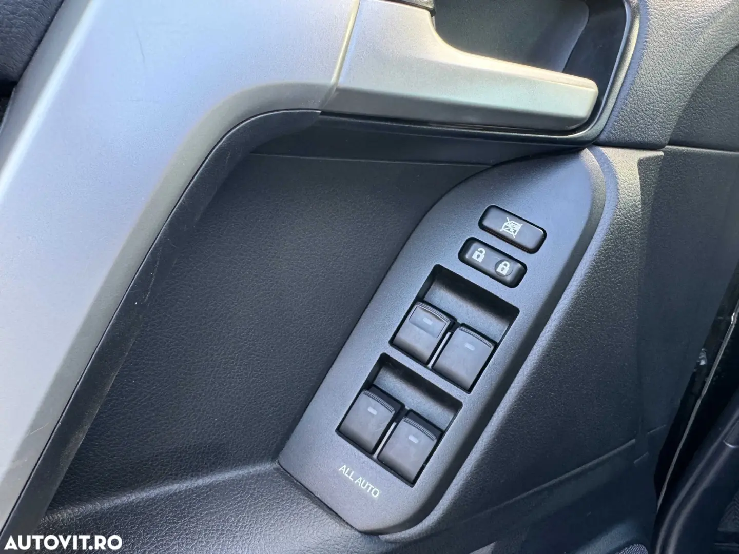 Toyota Land Cruiser 2.8l D-4D 204 CP A T 7 locuri Executive