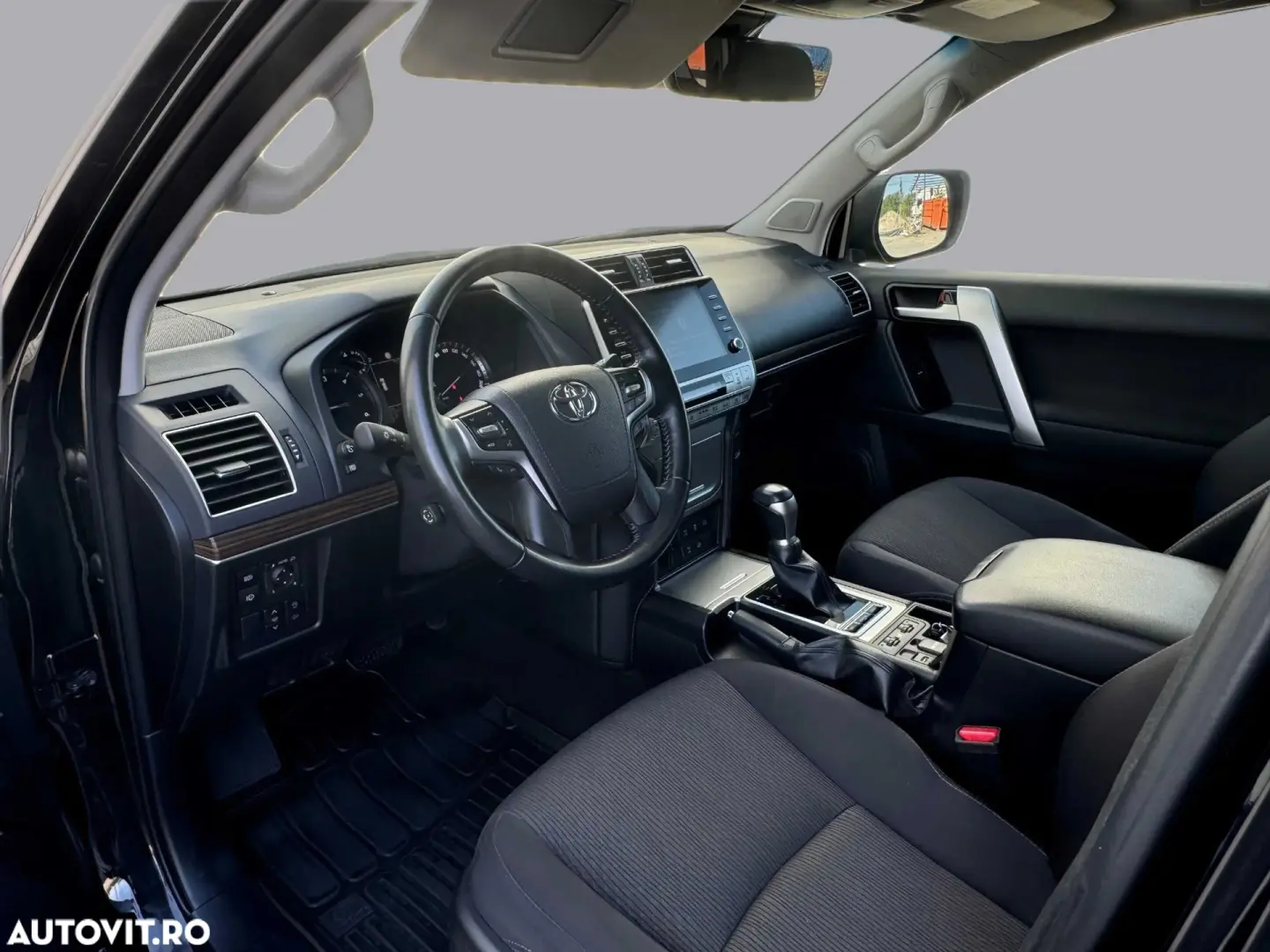 Toyota Land Cruiser 2.8l D-4D 204 CP A T 7 locuri Executive