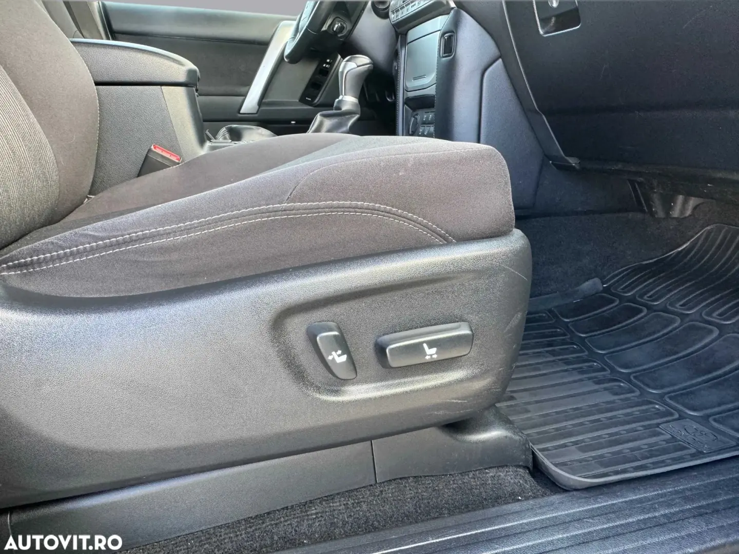 Toyota Land Cruiser 2.8l D-4D 204 CP A T 7 locuri Executive