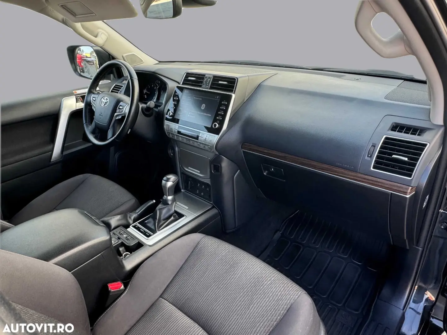 Toyota Land Cruiser 2.8l D-4D 204 CP A T 7 locuri Executive