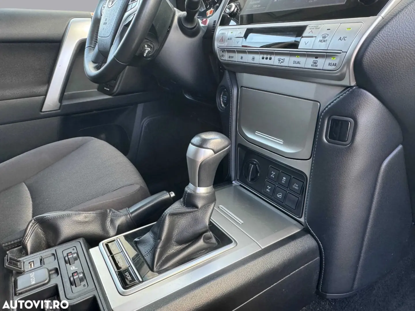 Toyota Land Cruiser 2.8l D-4D 204 CP A T 7 locuri Executive