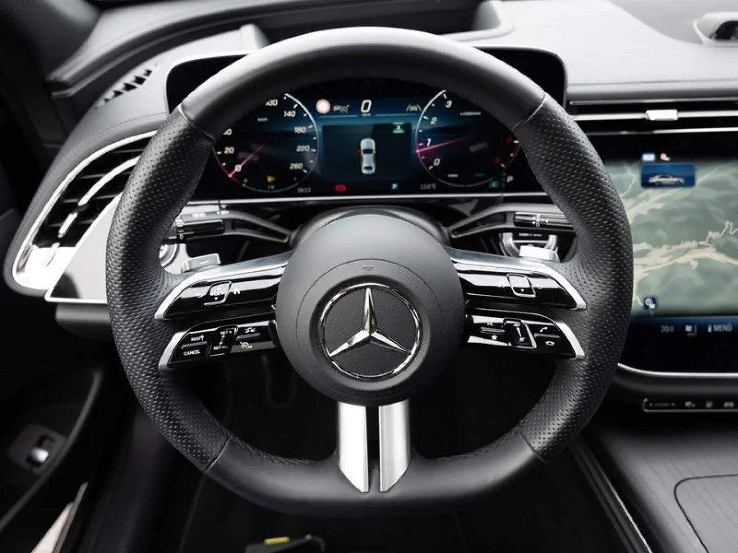 Mercedes-Benz E 450 4M AMG-Sport Super Pano Stdhz