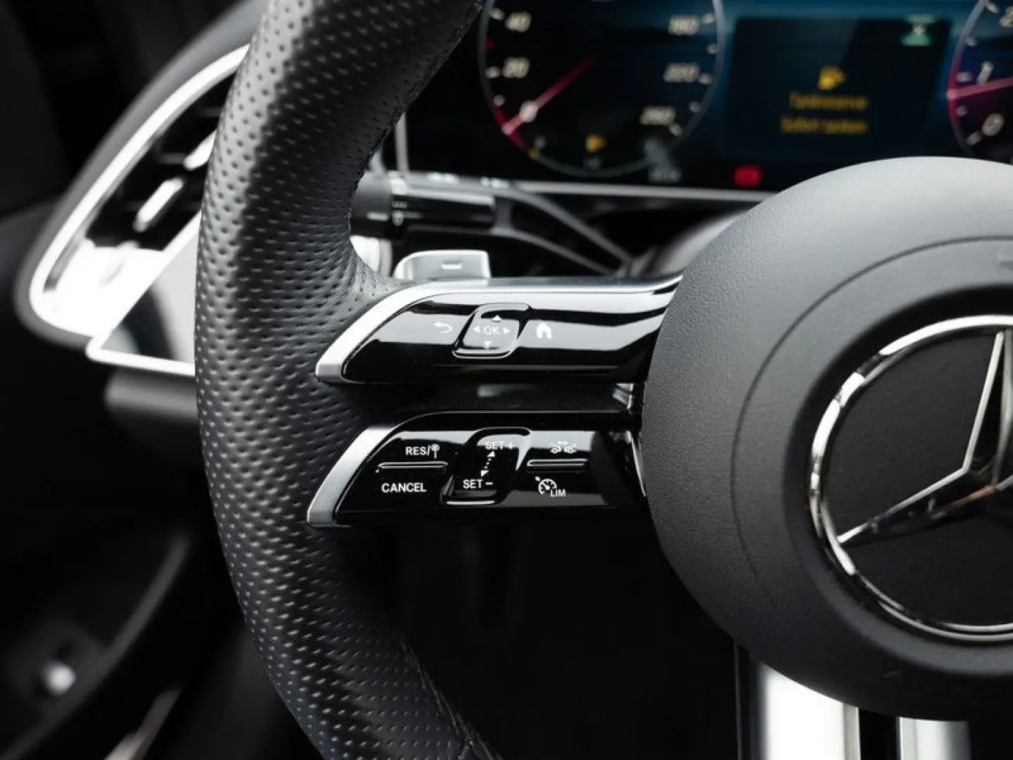 Mercedes-Benz E 450 4M AMG-Sport Super Pano Stdhz