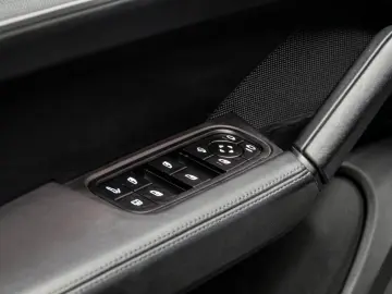 Cayenne Coupe E-Hybrid HUD Pass Display Luft