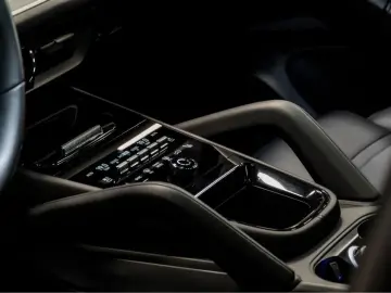 Cayenne Coupe E-Hybrid HUD Pass Display Luft