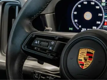 Cayenne Coupe E-Hybrid HUD Pass Display Luft