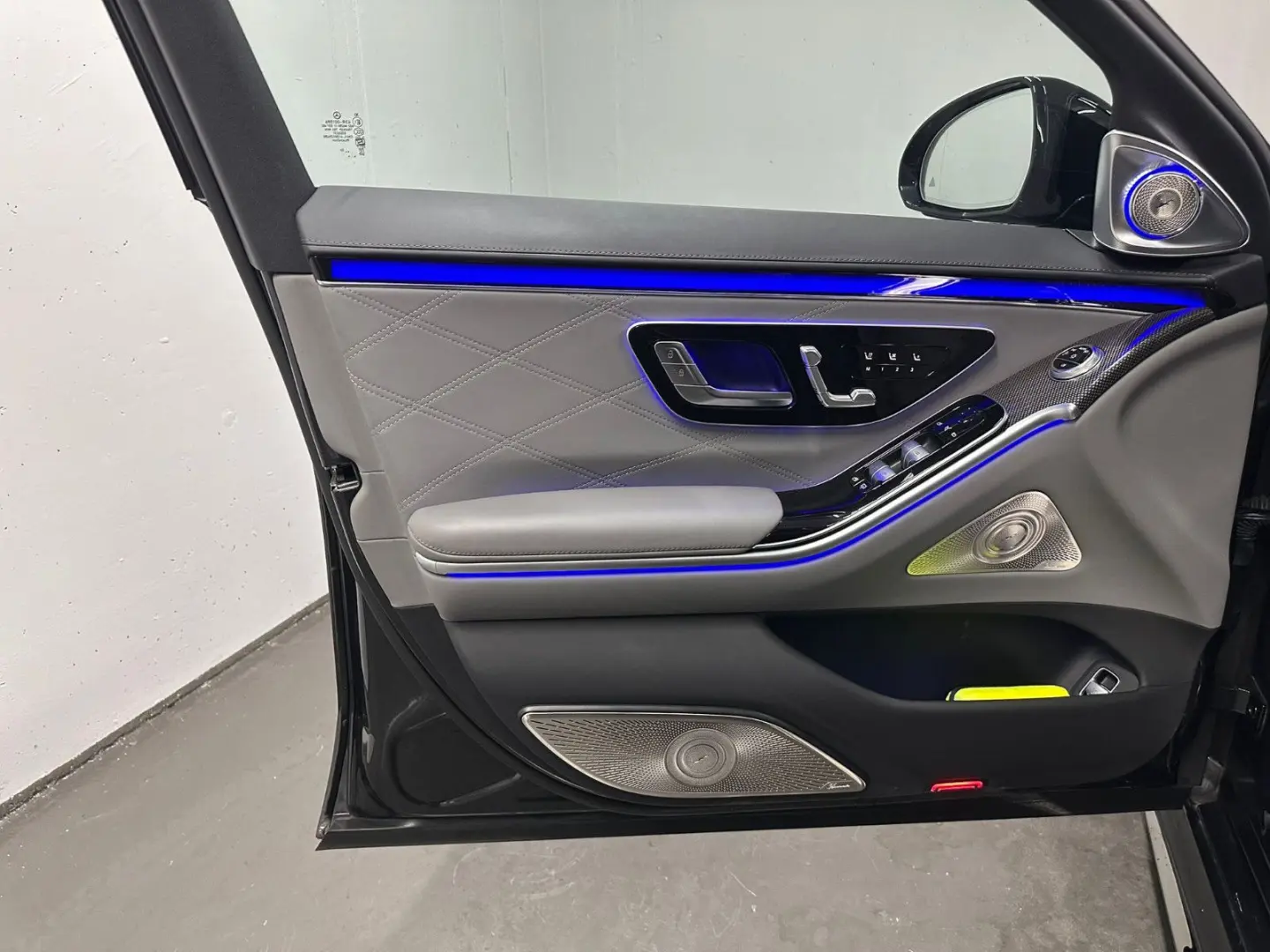 S 63 E Performance L  KERAMIK TV PANO