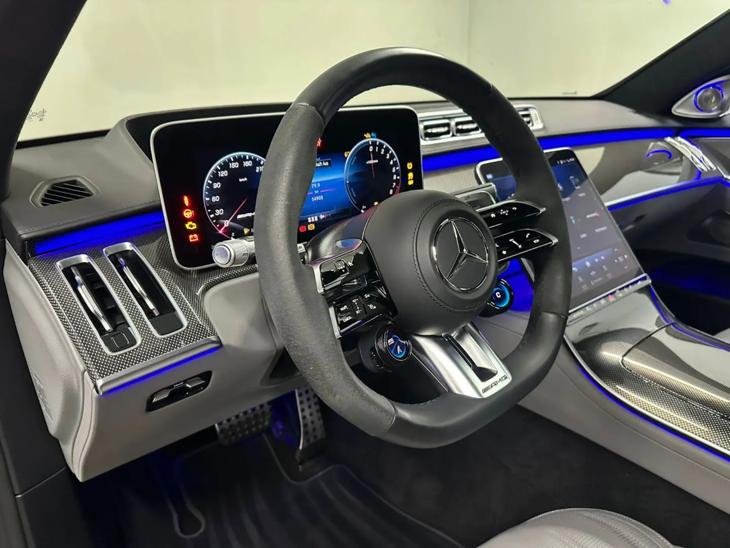 S 63 E Performance L  KERAMIK TV PANO