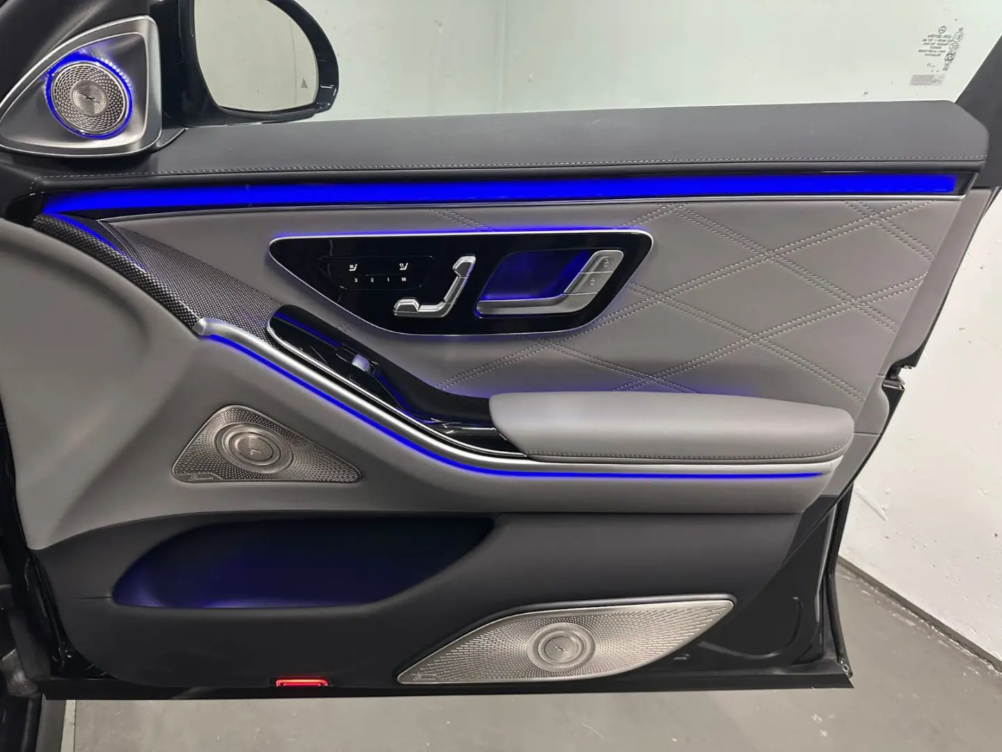 S 63 E Performance L  KERAMIK TV PANO