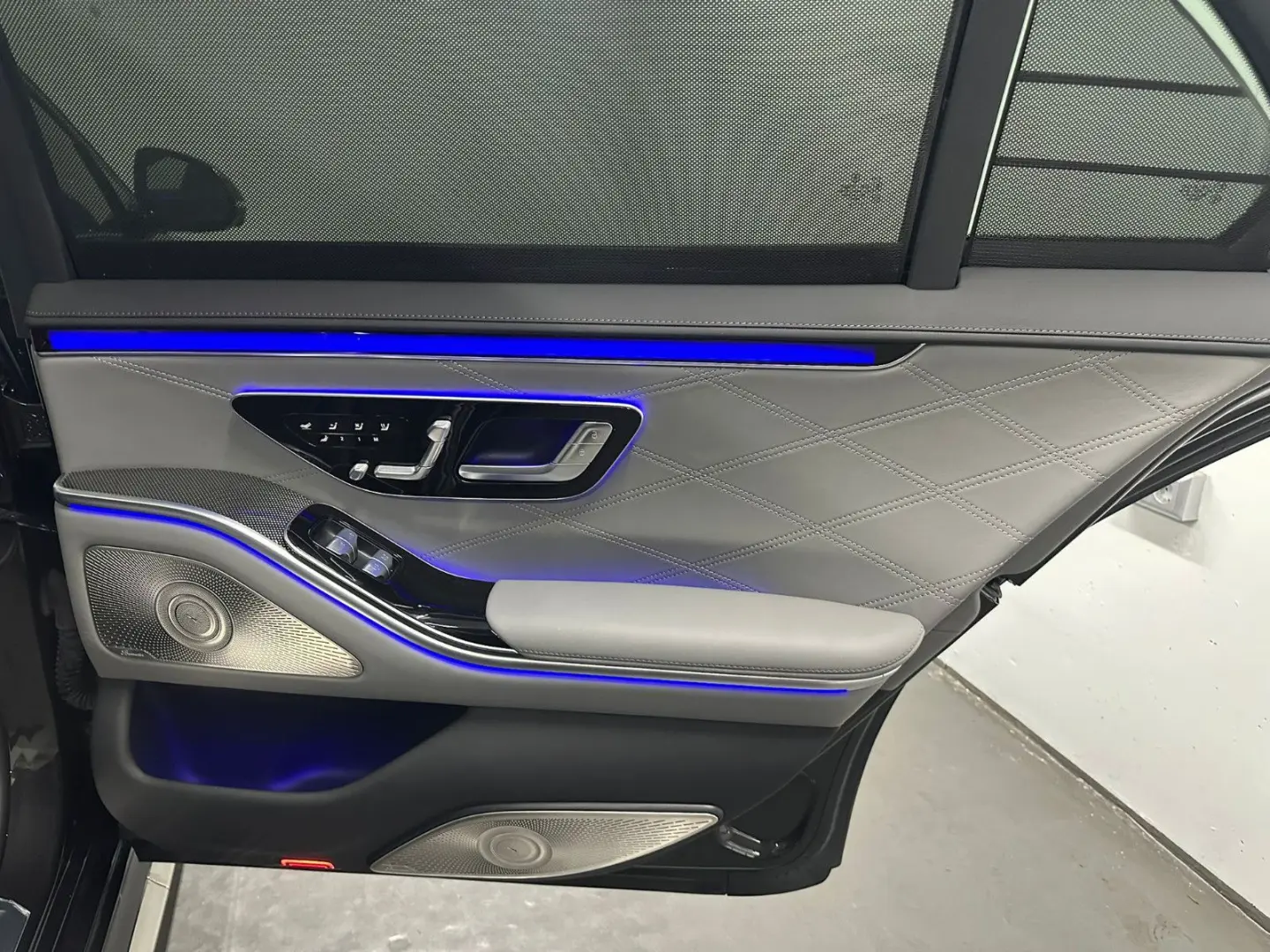 S 63 E Performance L  KERAMIK TV PANO