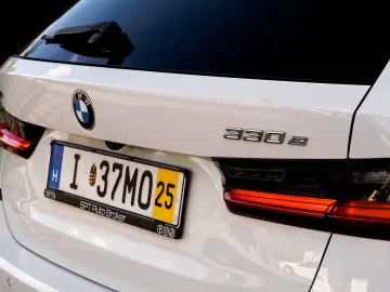 BMW 330