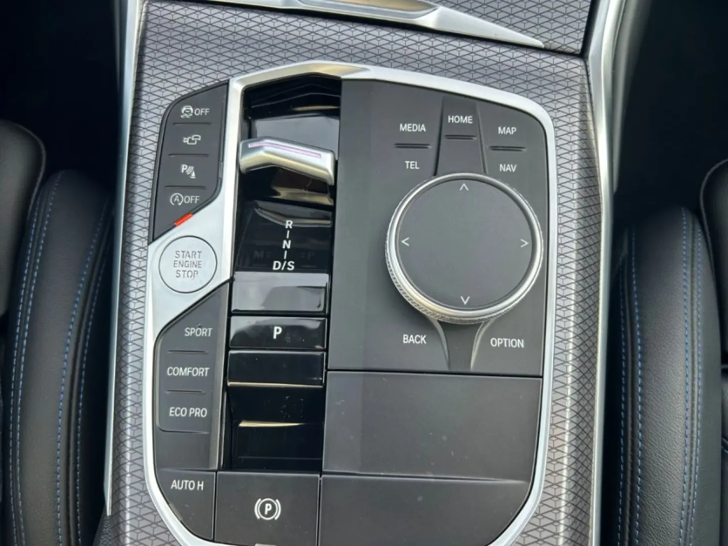 M340i xDrive Limousine HUD eSitze HiFi 360 Kamer