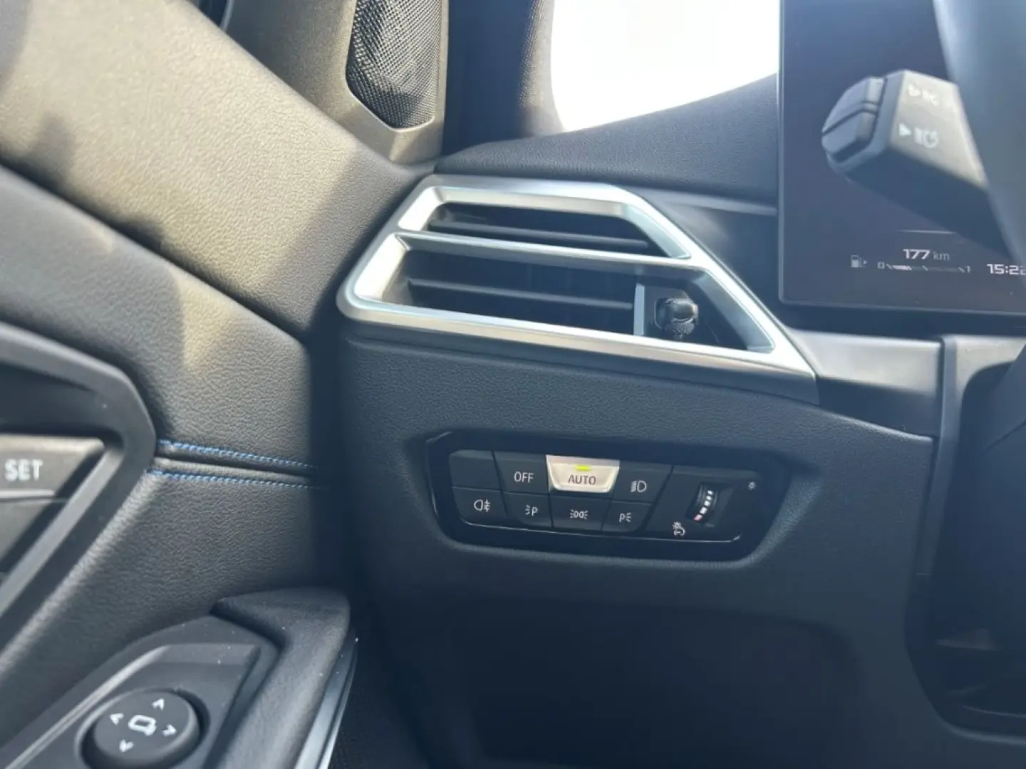 M340i xDrive Limousine HUD eSitze HiFi 360 Kamer