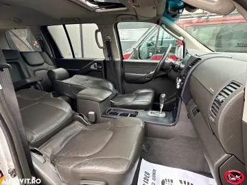 Nissan Pathfinder 2.5 dCi Aut LE Plus