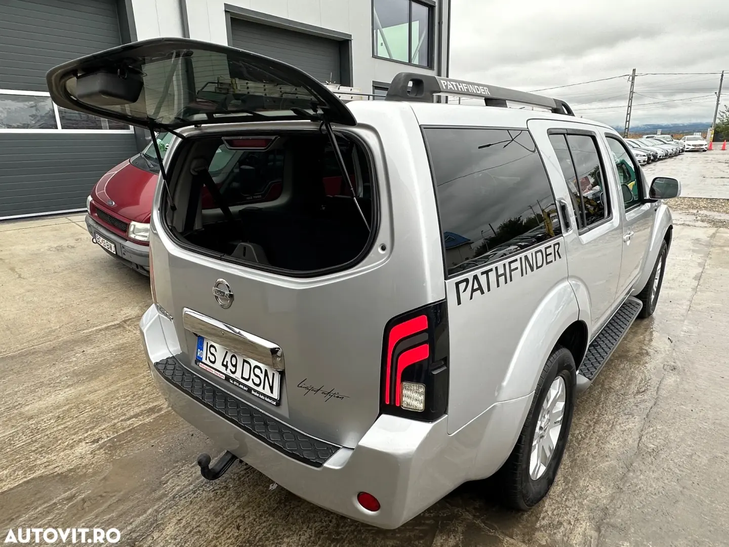 Nissan Pathfinder 2.5 dCi Aut LE Plus