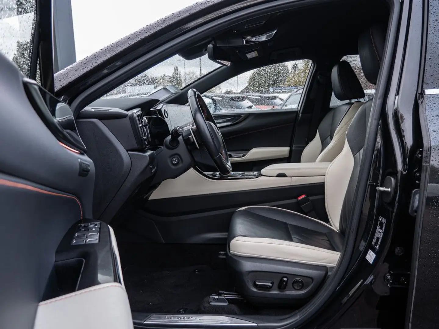 NX 450h   Executive ACC LED 360  Interieur-Pak.