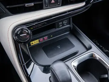 NX 450h   Executive ACC LED 360  Interieur-Pak.