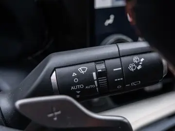 NX 450h   Executive ACC LED 360  Interieur-Pak.