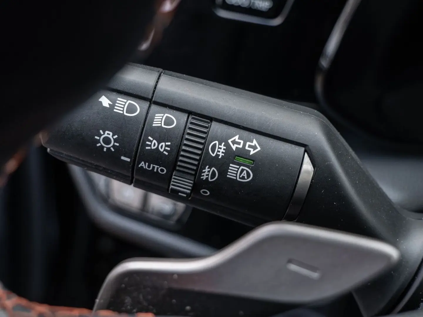 NX 450h   Executive ACC LED 360  Interieur-Pak.