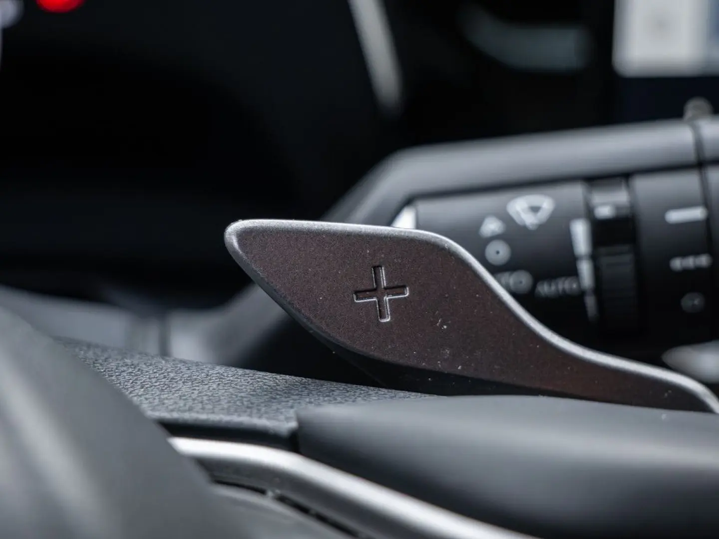 NX 450h   Executive ACC LED 360  Interieur-Pak.