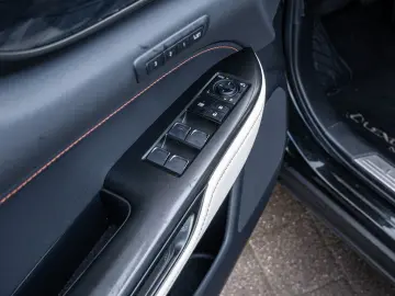 NX 450h   Executive ACC LED 360  Interieur-Pak.