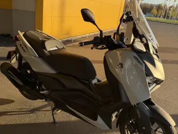 Yamaha XMAX 300 TechMax