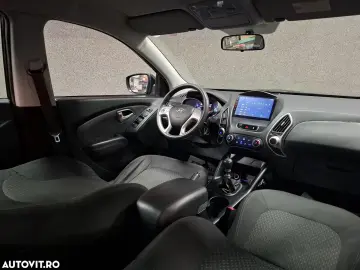 Hyundai Tucson blue 1.7 CRDi 2WD Style