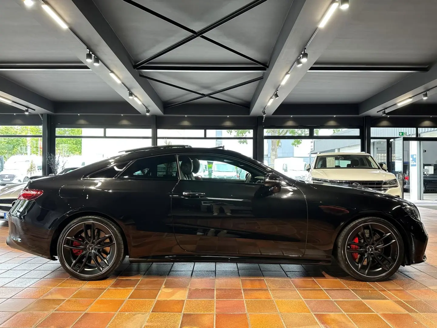 E 53 AMG 4M COUPE SPORTABGAS DISTRO PANO 360  HE