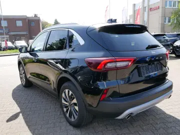 Kuga Hybrid Titanium