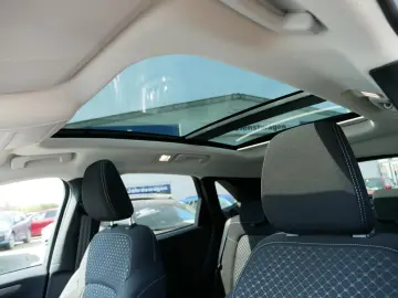 Kuga Hybrid Titanium