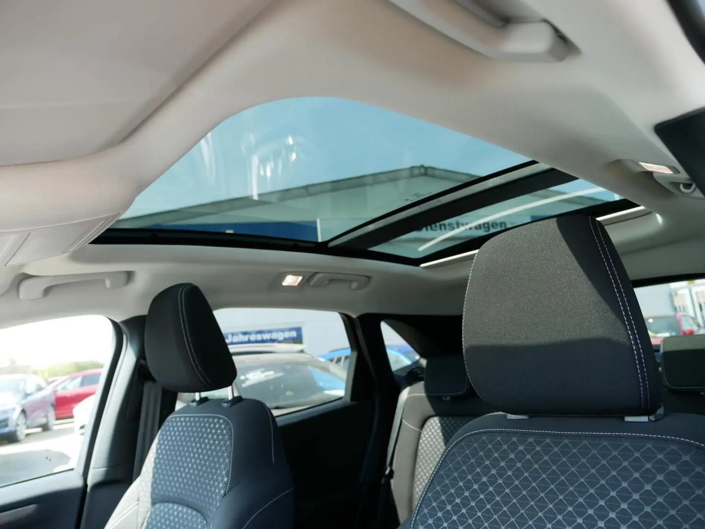 Kuga Hybrid Titanium